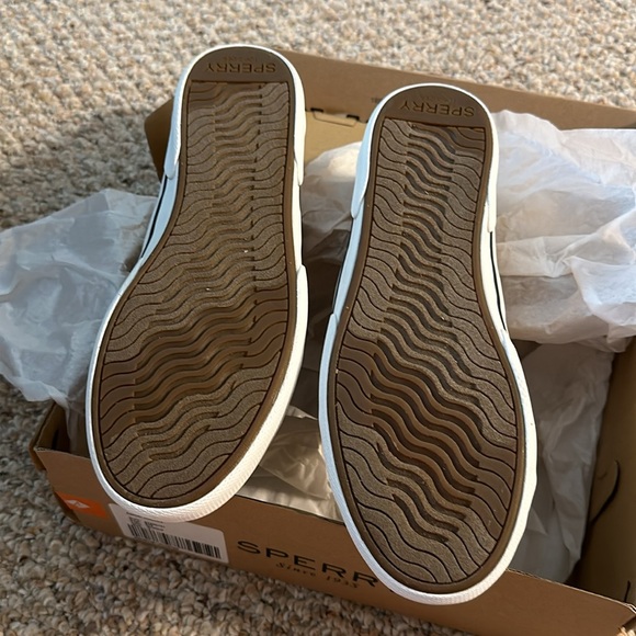 Sperry canvas sneaker NIB - Picture 4 of 4